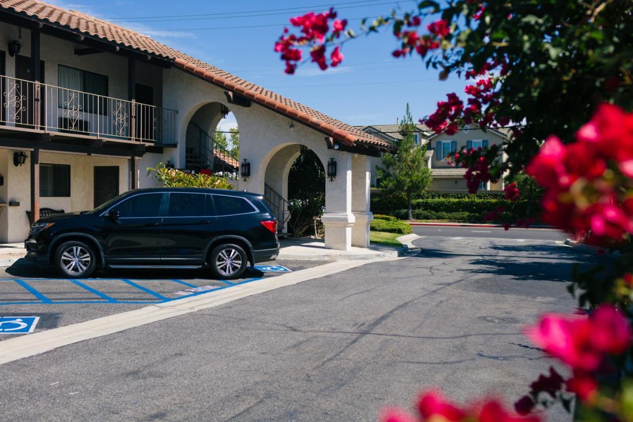 Cozy Inn Costa Mesa Exterior foto